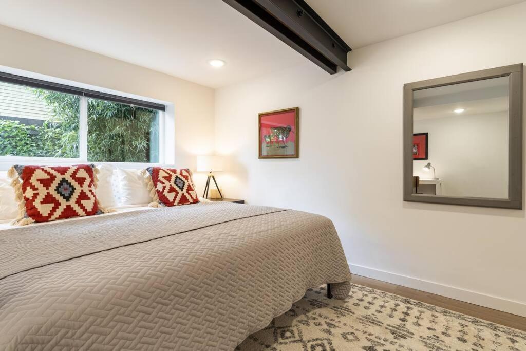 Modern, New & Industrial In Georgetown Ferienhaus